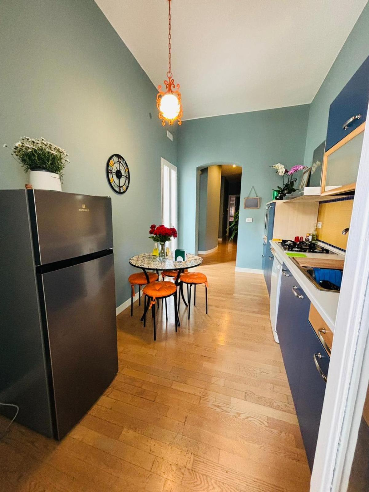 4 Seasons Signorile Apartment Bari Bagian luar foto