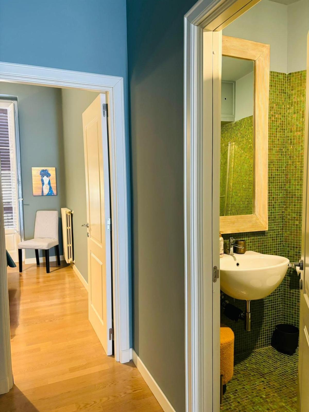 4 Seasons Signorile Apartment Bari Bagian luar foto